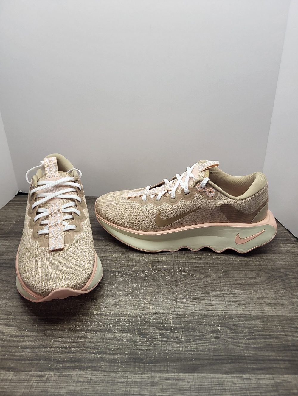Nike Motiva Tan Pink White Gym Athletic Running Shoes Women's Size 10 New